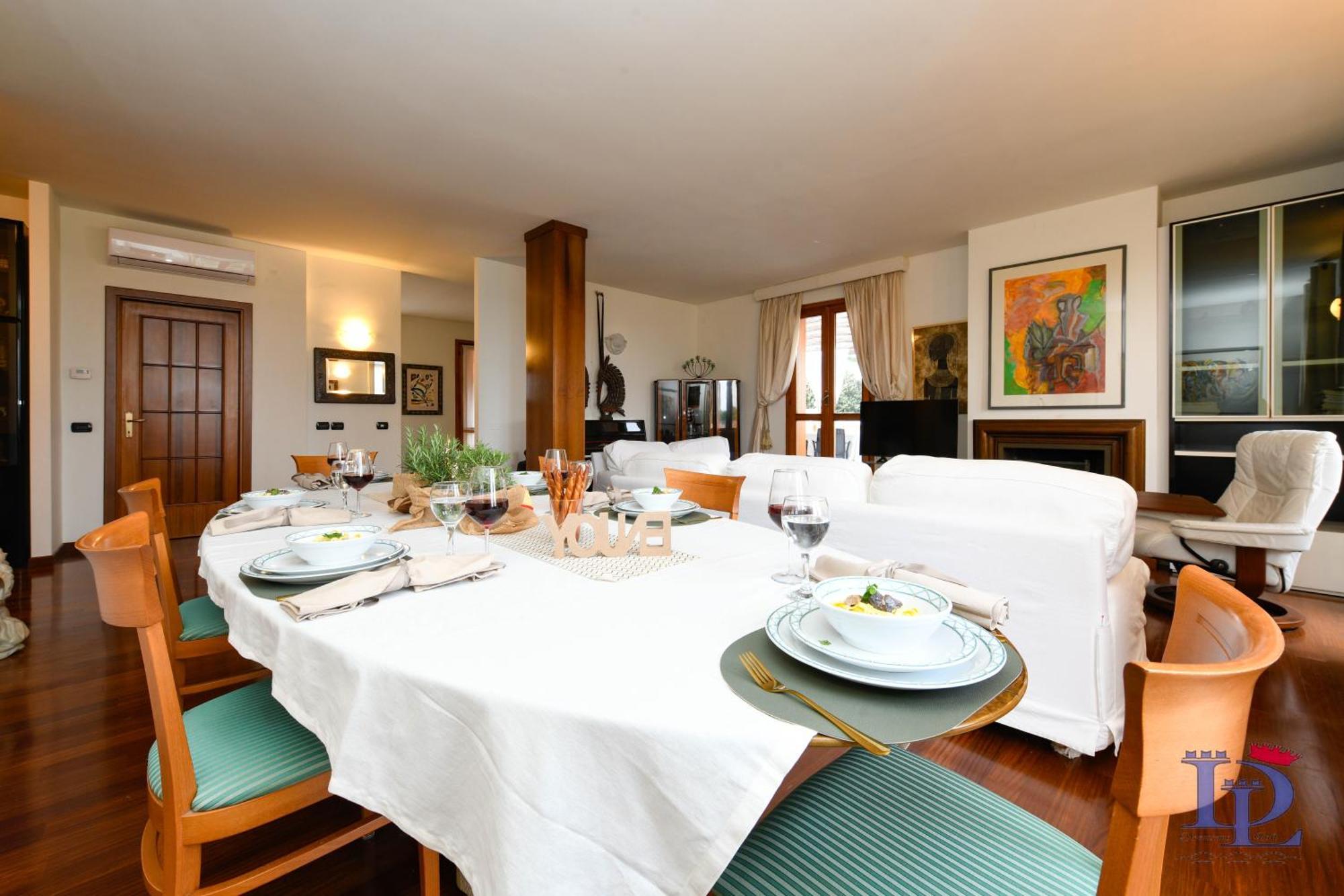 Desenzanoloft Official Partner Marriott Homes & Villas - Gardastar La Stella Del Lago Desenzano del Garda Exteriér fotografie
